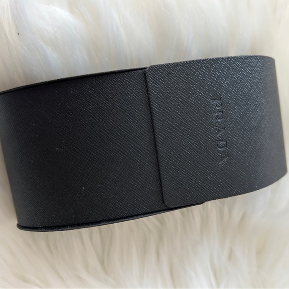 Prada black rectangle sunglasses in acetate - Picture 3 of 11